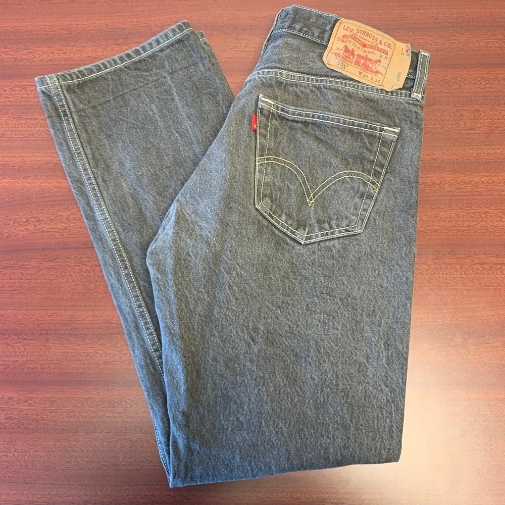 Vintage Men's 501 Levi's Mom Jeans